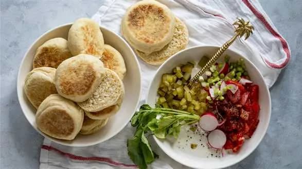 Angielskie muffinki śniadaniowe z serkiem