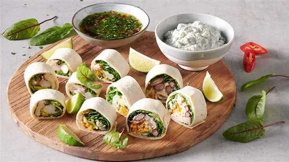 Przekąski z tortilli: roladki z tortilli z krewetkowym ceviche