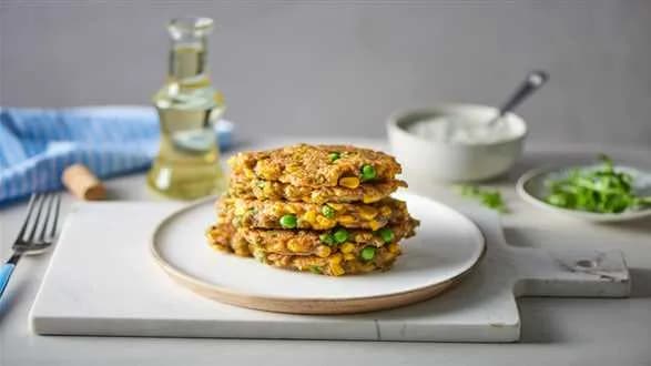 Placuszki z kukurydzy z sosem jogurtowym