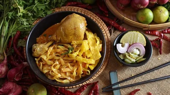 Khao soi - tajska zupa curry