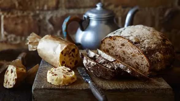 Masło z miechunką i orzechami pekan