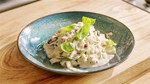 Makaron z sosem grzybowym