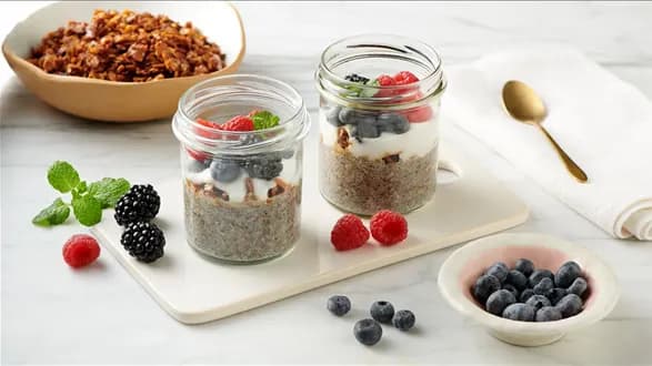 Chia parfait z domową granolą