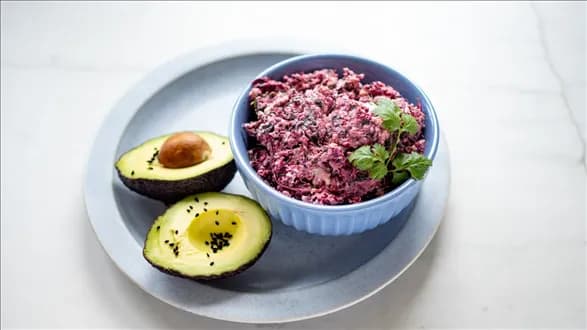 Pasta kanapkowa z tofu i botwinką