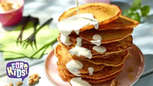 Marchwiowe placuszki z sosem serowym