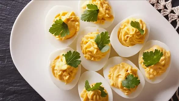 Jajka faszerowane cukinią i żółtym serem