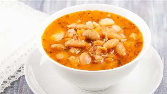 Zupa fasolowa tradycyjna