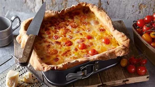 Wytrawne ciasto z pomidorami