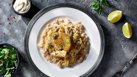 Kurczak w kiszonej kapuście z curry