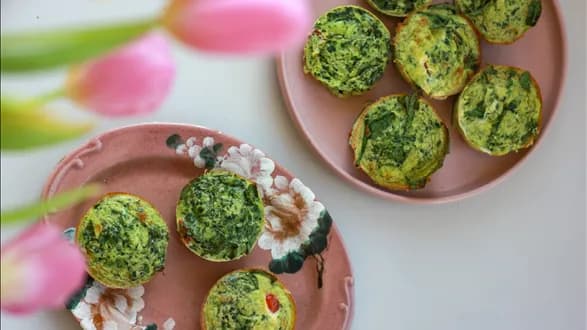 Jajeczne muffiny śniadaniowe