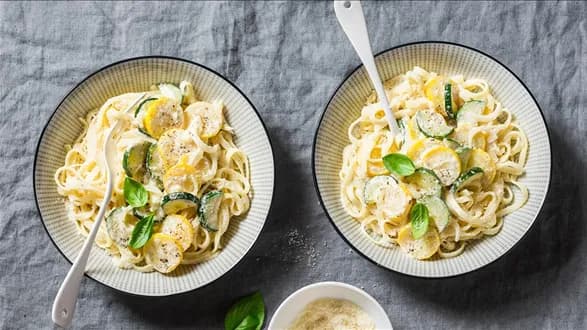 Makaron w sosie śmietankowym