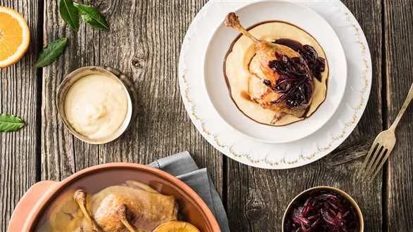 Kaczka konfit z konfiturą cebulową i purée z selera