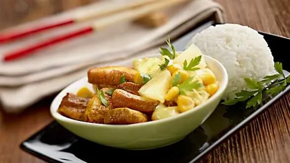 Kurczak curry z ananasem