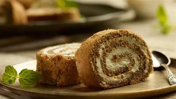 Herbaciana rolada z mlecznym kremem