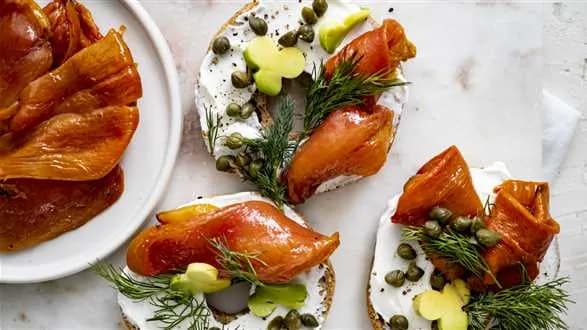 Wegański łosoś z papryki