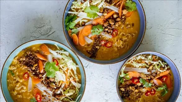 Prosta zupa w stylu azjatyckim