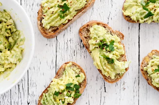 Ile kalorii ma awokado z jajkiem? Zaskakujące wartości odżywcze Ile kalorii ma awokado z jajkiem? Zaskakujące wartości odżywcze