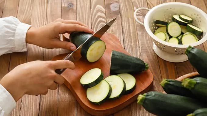 Czy cukinia jest dietetyczna? Odkryj jej niskokaloryczne zalety